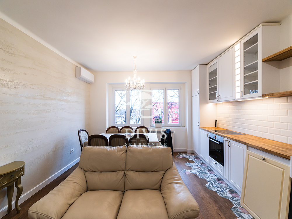 Stan na prodaju u Beogradu, Senjak, trosoban, 78m2, cena 295000 evra