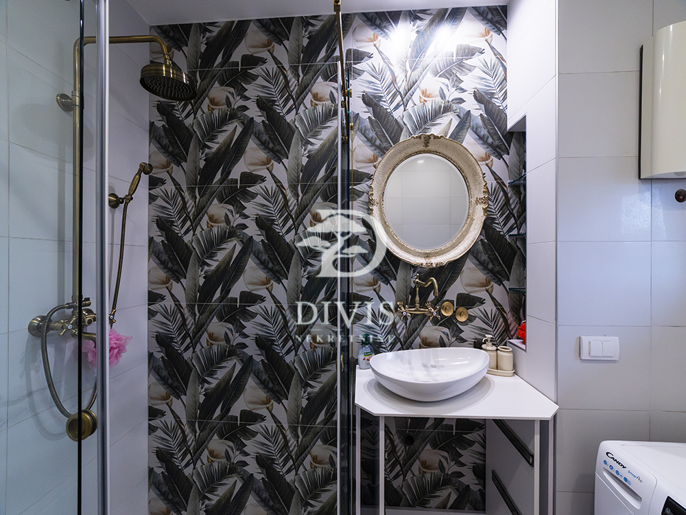 Stan na prodaju u Beogradu, Senjak, trosoban, 78m2, cena 295000 evra