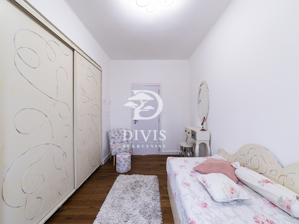 Stan na prodaju u Beogradu, Senjak, trosoban, 78m2, cena 295000 evra