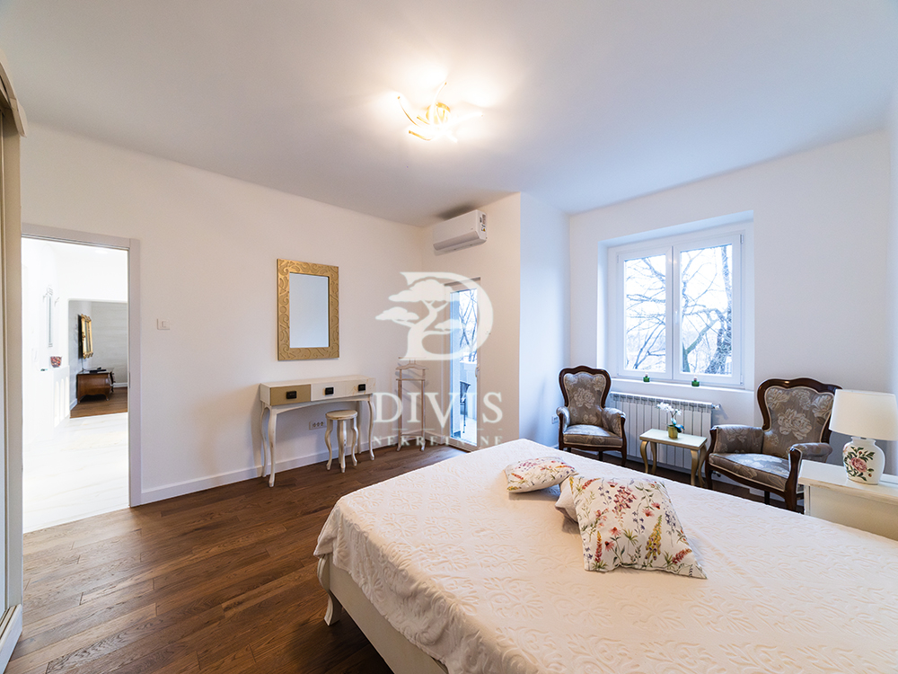 Stan na prodaju u Beogradu, Senjak, trosoban, 78m2, cena 295000 evra