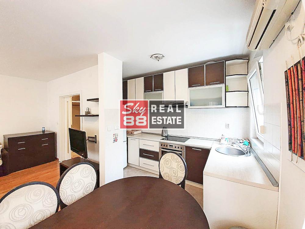 Stan na prodaju u Beogradu, Vračar, trosoban, 57m2, cena 227000 evra