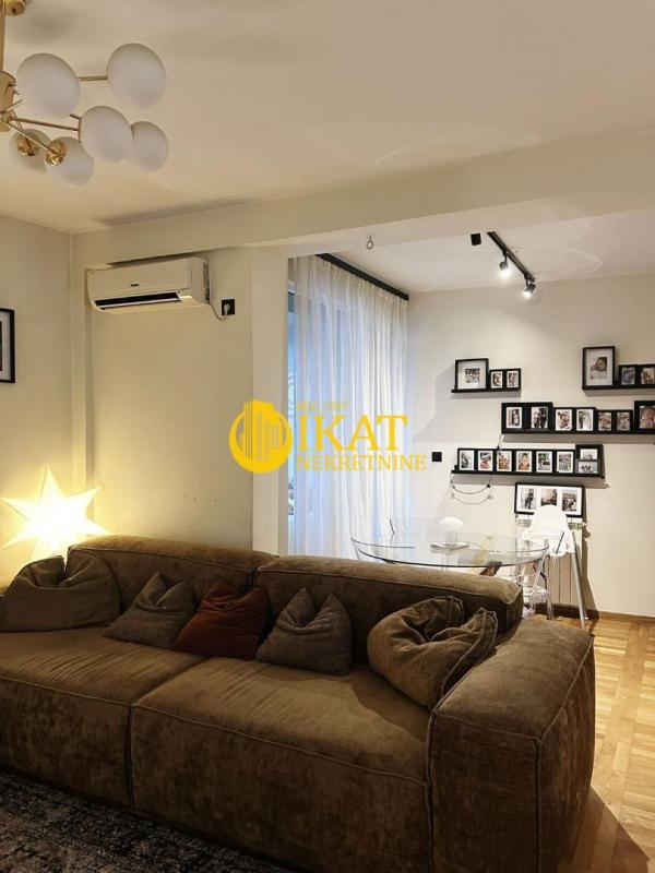 Stan na prodaju u Beogradu, Vračar, trosoban, 74m2, cena 255000 evra