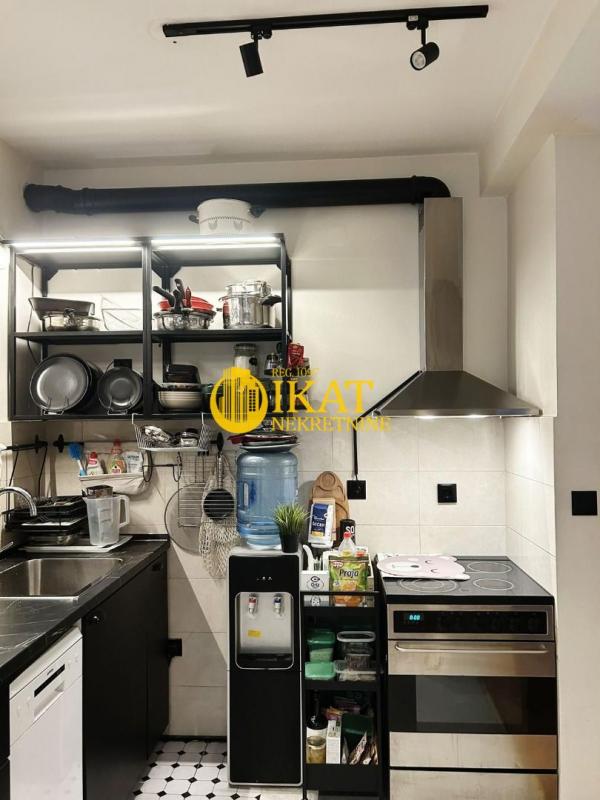 Stan na prodaju u Beogradu, Vračar, trosoban, 74m2, cena 255000 evra