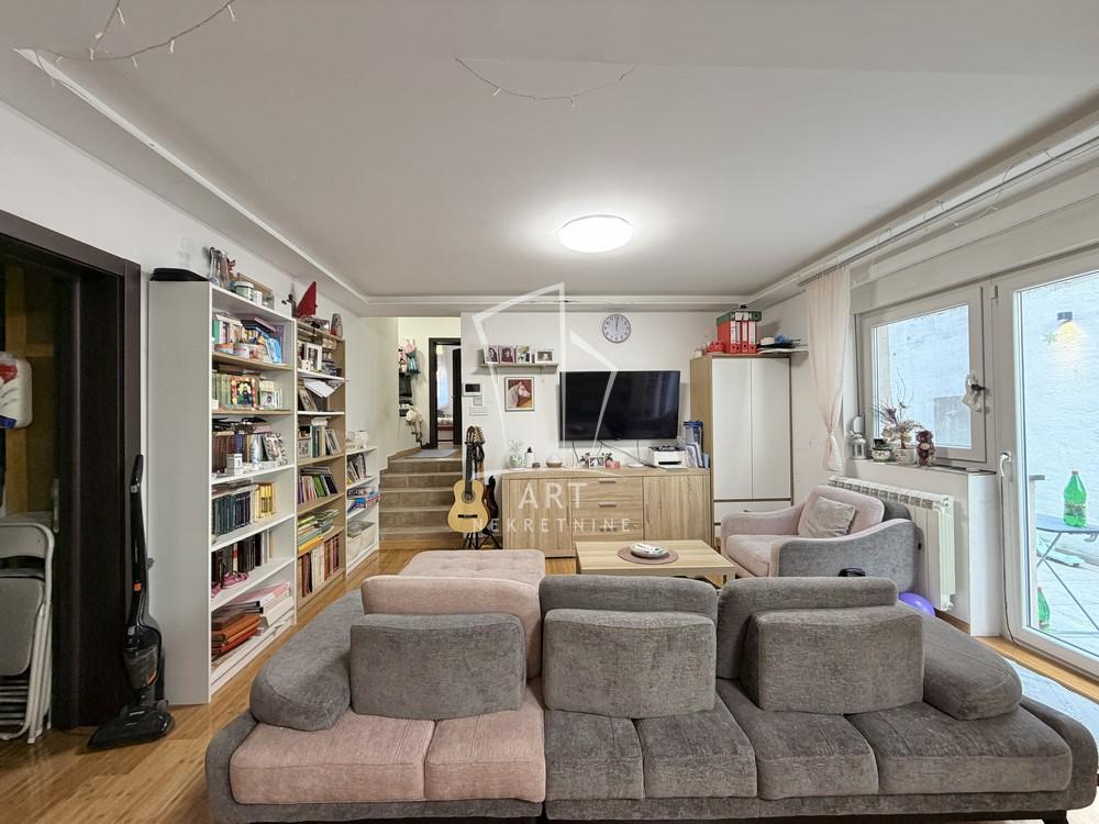 Stan na prodaju u Beogradu, Palilula, cetvorosoban, 76m2, cena 269000 evra