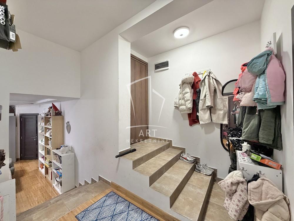 Stan na prodaju u Beogradu, Palilula, cetvorosoban, 76m2, cena 269000 evra