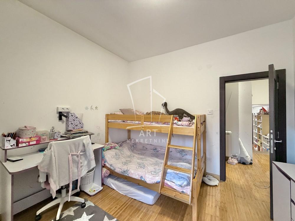 Stan na prodaju u Beogradu, Palilula, cetvorosoban, 76m2, cena 269000 evra