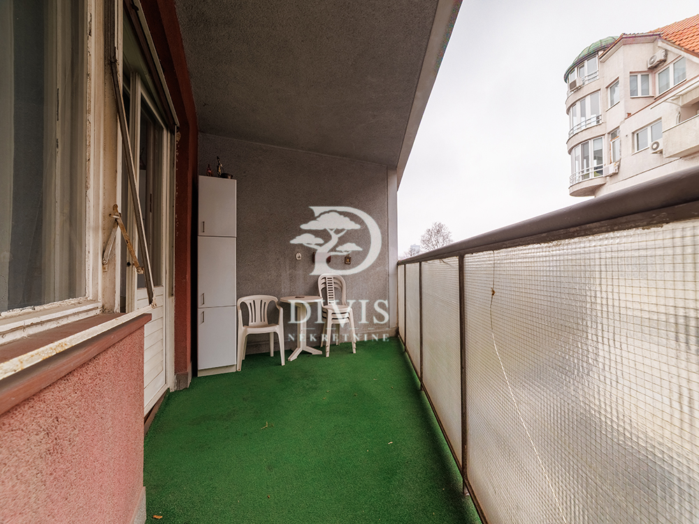 Stan na prodaju u Beogradu, Vračar (Hram), trosoban, 101m2, cena 345000 evra