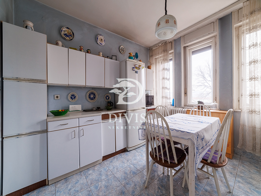 Stan na prodaju u Beogradu, Vračar (Hram), trosoban, 101m2, cena 345000 evra