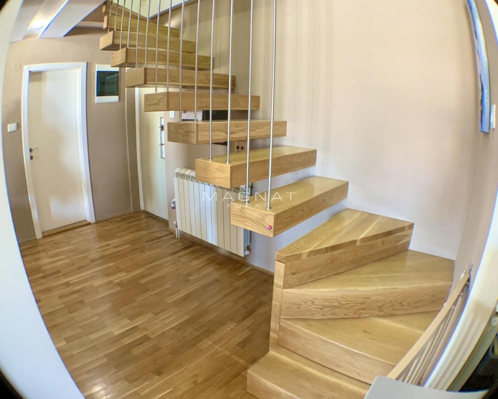 Stan na prodaju u Beogradu, Đeram pijaca, cetvorosoban, 157m2, cena 390000 evra