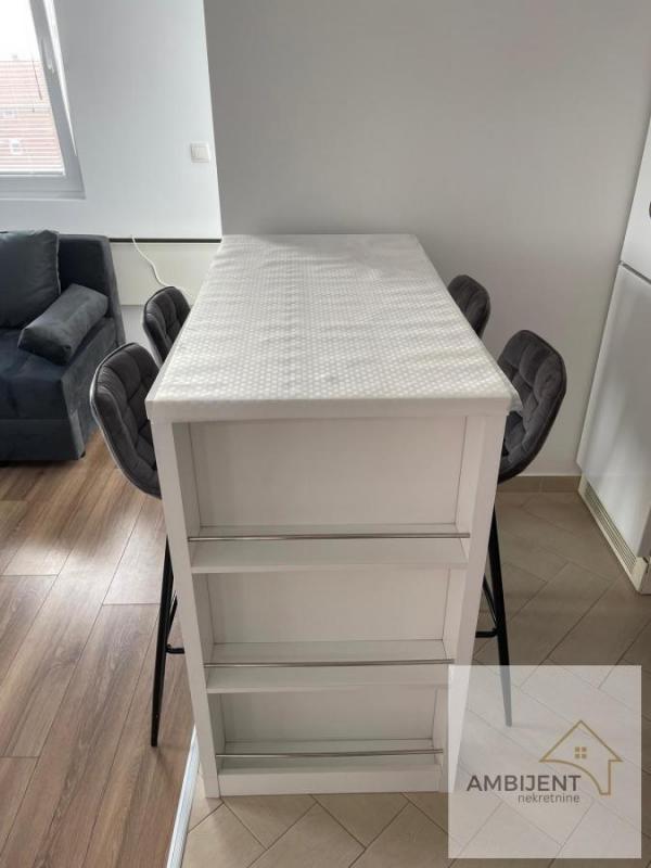 Stan na prodaju u Beogradu, Altina, jednoiposoban, 36m2, cena 95000 evra