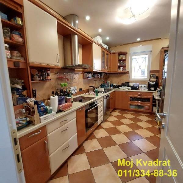 Stan na prodaju u Beogradu, Banovo brdo, 400m2, cena 1300000 evra