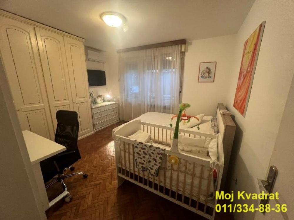 Stan na prodaju u Beogradu, Dedinje, 107m2, cena 335000 evra