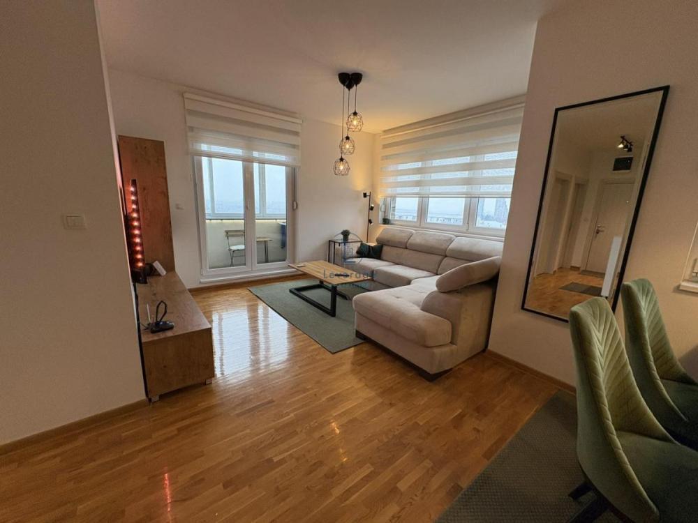 Stan na prodaju u Beogradu, Bulevar kralja Aleksandra, trosoban, 54m2, cena 199000 evra