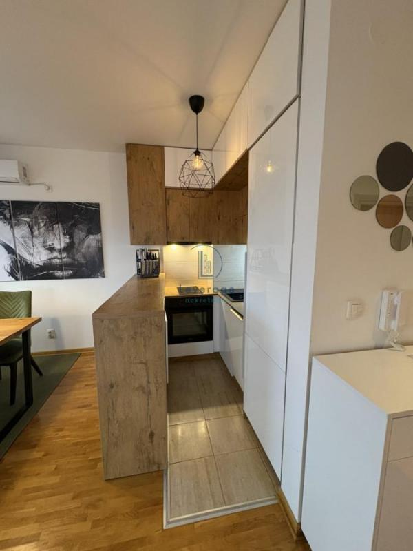 Stan na prodaju u Beogradu, Bulevar kralja Aleksandra, trosoban, 54m2, cena 199000 evra