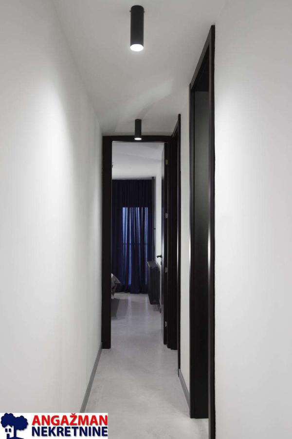 Stan na prodaju u Beogradu, Novi Beograd blok 23, trosoban, 75m2, cena 320000 evra