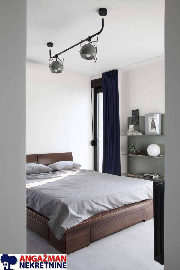 Stan na prodaju u Beogradu, Novi Beograd blok 23, trosoban, 75m2, cena 320000 evra