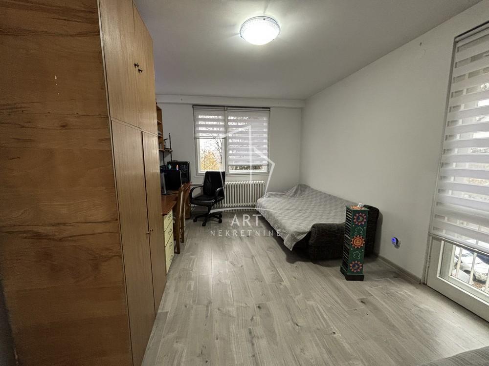 Stan na prodaju u Beogradu, Čukarica, dvoiposoban, 56m2, cena 150000 evra