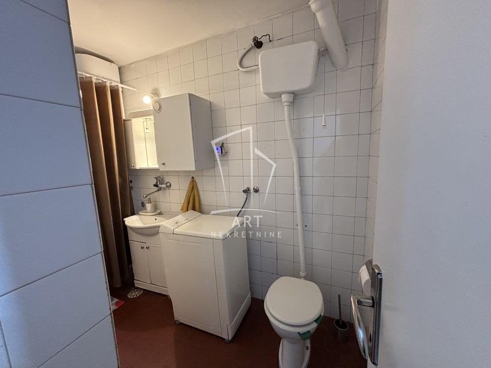 Stan na prodaju u Beogradu, Čukarica, dvoiposoban, 56m2, cena 150000 evra