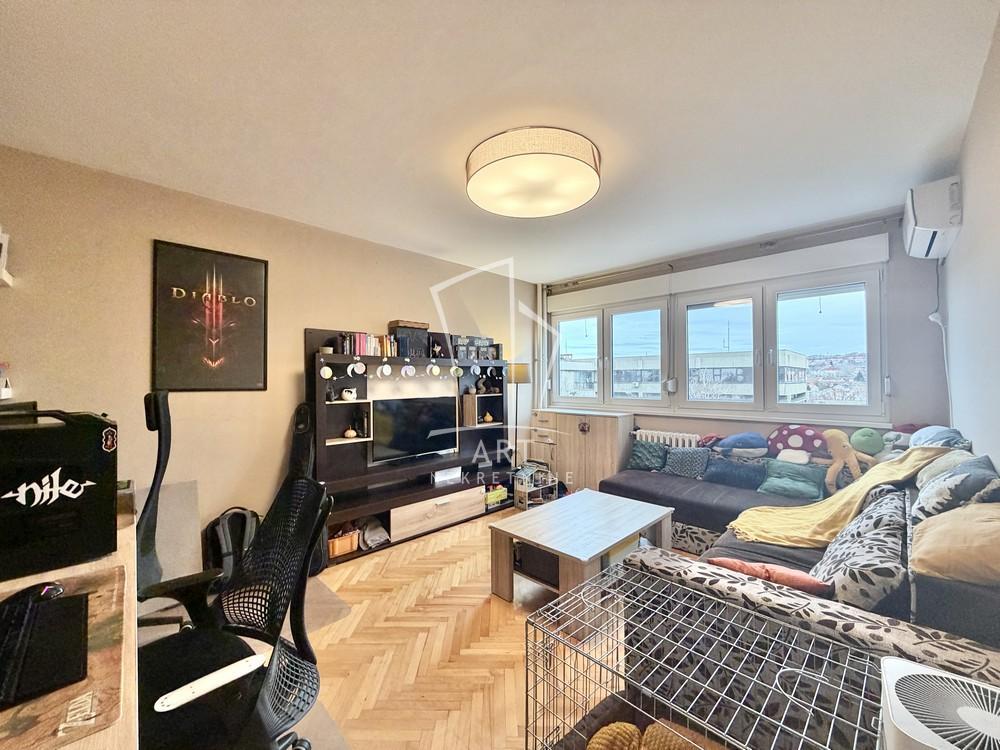 Stan na prodaju u Beogradu, Karaburma, dvosoban, 54m2, cena 150000 evra