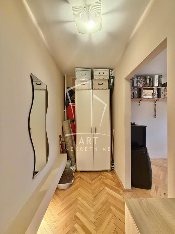 Stan na prodaju u Beogradu, Karaburma, dvosoban, 54m2, cena 150000 evra