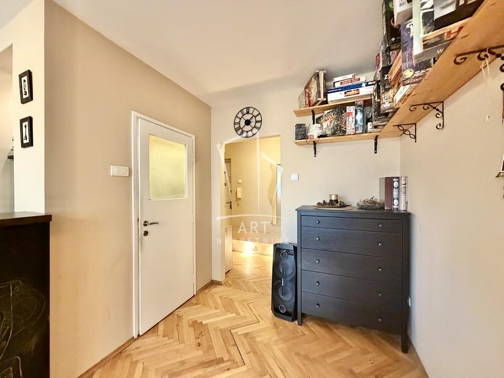 Stan na prodaju u Beogradu, Karaburma, dvosoban, 54m2, cena 150000 evra