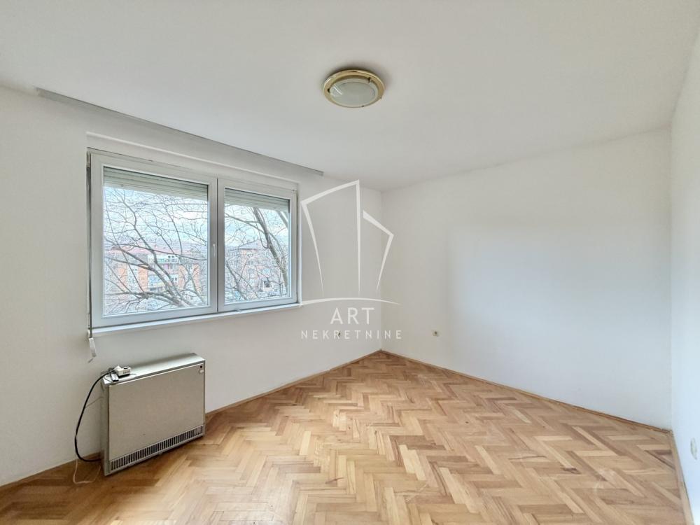 Stan na prodaju u Beogradu, Karaburma, dvosoban, 55m2, cena 155000 evra