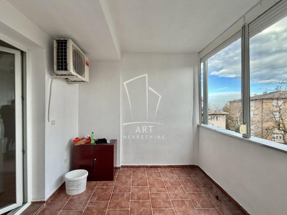 Stan na prodaju u Beogradu, Karaburma, dvosoban, 55m2, cena 155000 evra