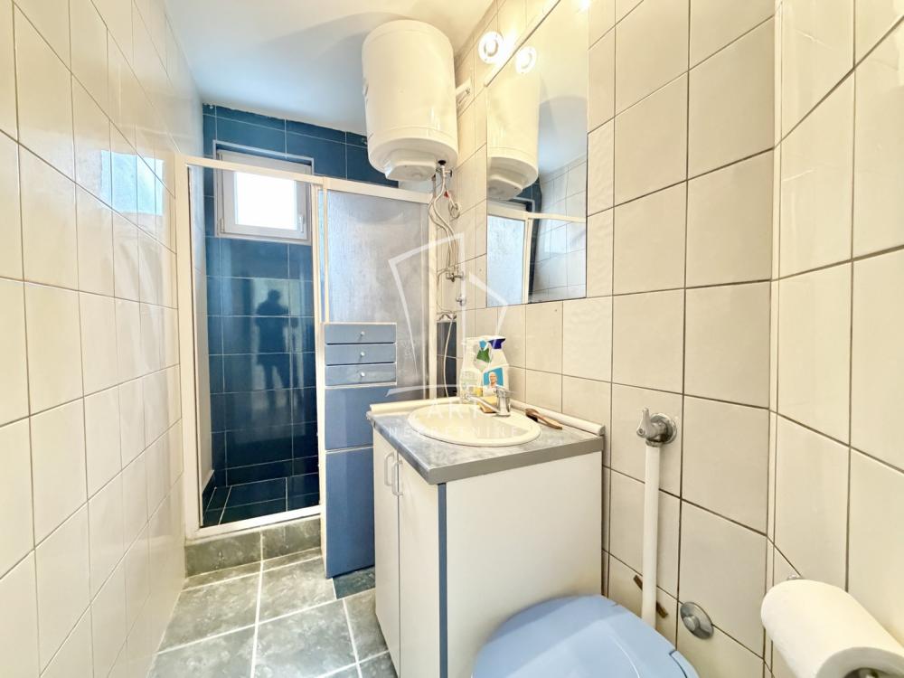 Stan na prodaju u Beogradu, Karaburma, dvosoban, 55m2, cena 155000 evra