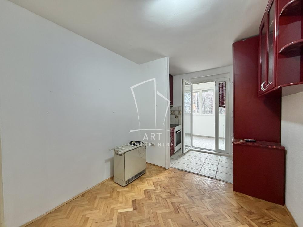 Stan na prodaju u Beogradu, Karaburma, dvosoban, 55m2, cena 155000 evra