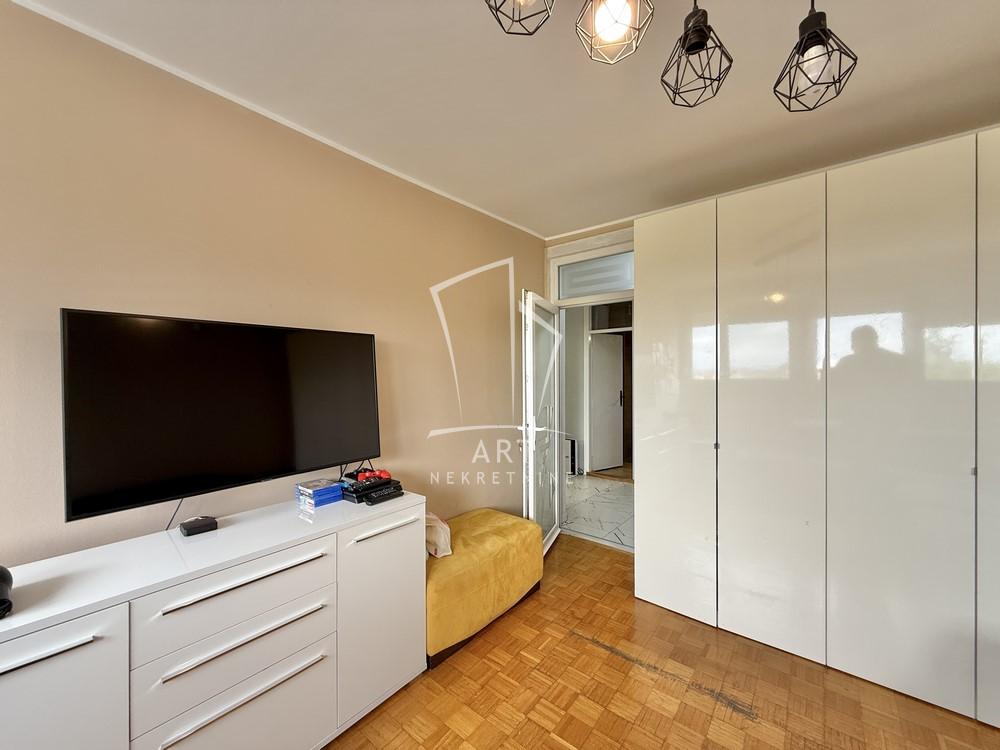 Stan na prodaju u Beogradu, Banovo brdo, dvosoban, 62m2, cena 170000 evra