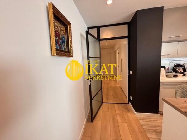 Stan na prodaju u Beogradu, Novi Beograd, cetvorosoban, 124m2, cena 675000 evra