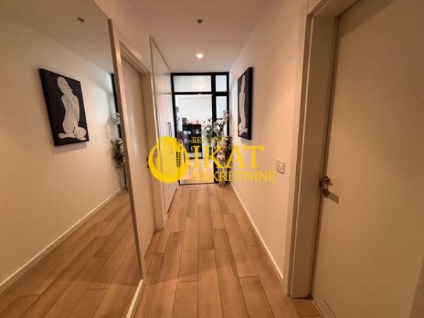 Stan na prodaju u Beogradu, Novi Beograd, cetvorosoban, 124m2, cena 675000 evra