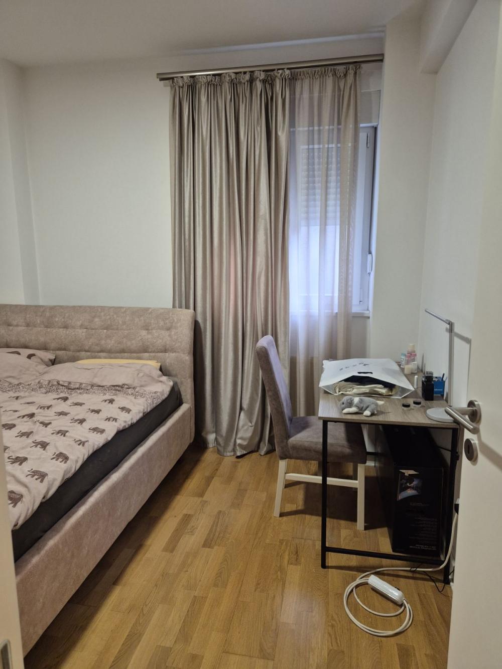 Stan na prodaju u Beogradu, Karaburma, cetvorosoban, 74m2, cena 305000 evra