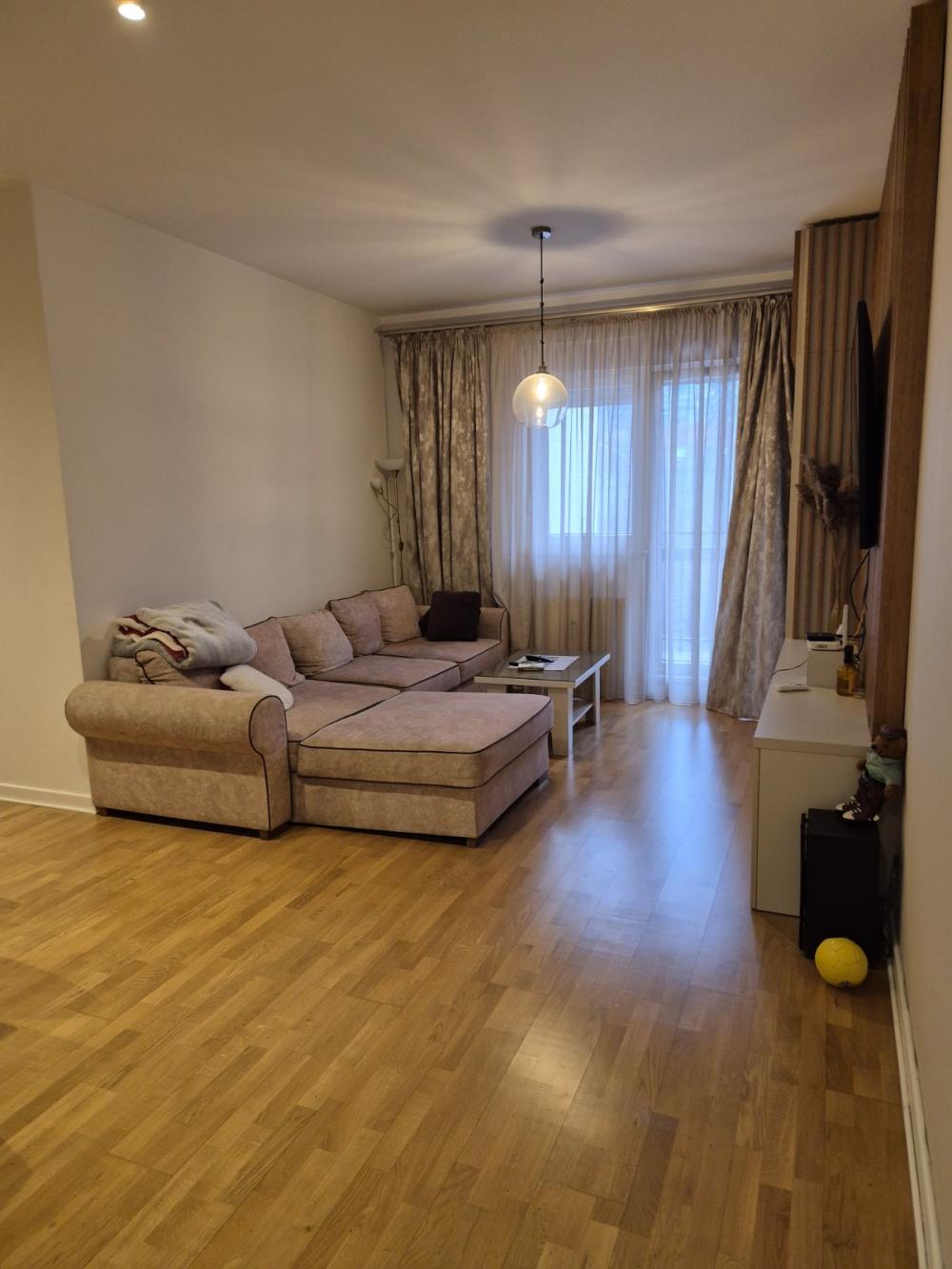 Stan na prodaju u Beogradu, Karaburma, cetvorosoban, 74m2, cena 305000 evra