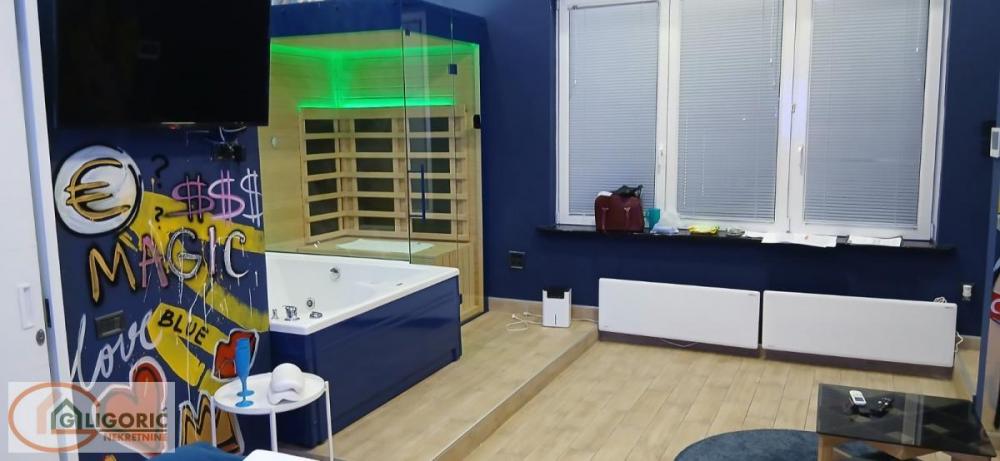 Stan na prodaju u Beogradu, Đeram pijaca, cetvorosoban, 155m2, cena 500000 evra