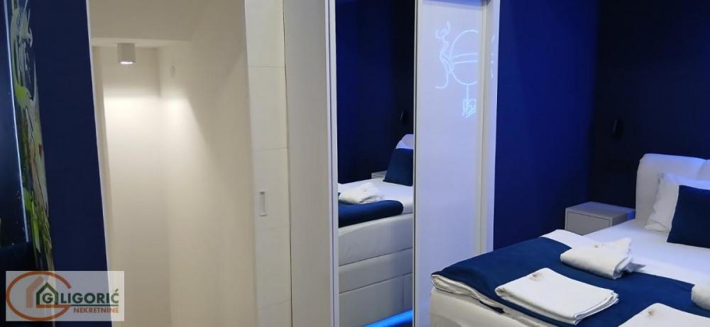 Stan na prodaju u Beogradu, Đeram pijaca, cetvorosoban, 155m2, cena 500000 evra