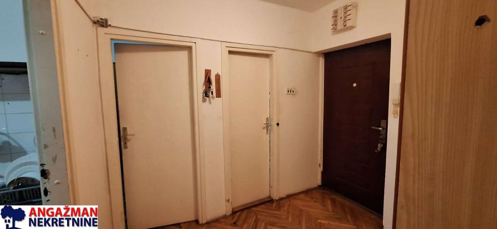 Stan na prodaju u Beogradu, Kanarevo brdo, jednoiposoban, 54m2, cena 129000 evra