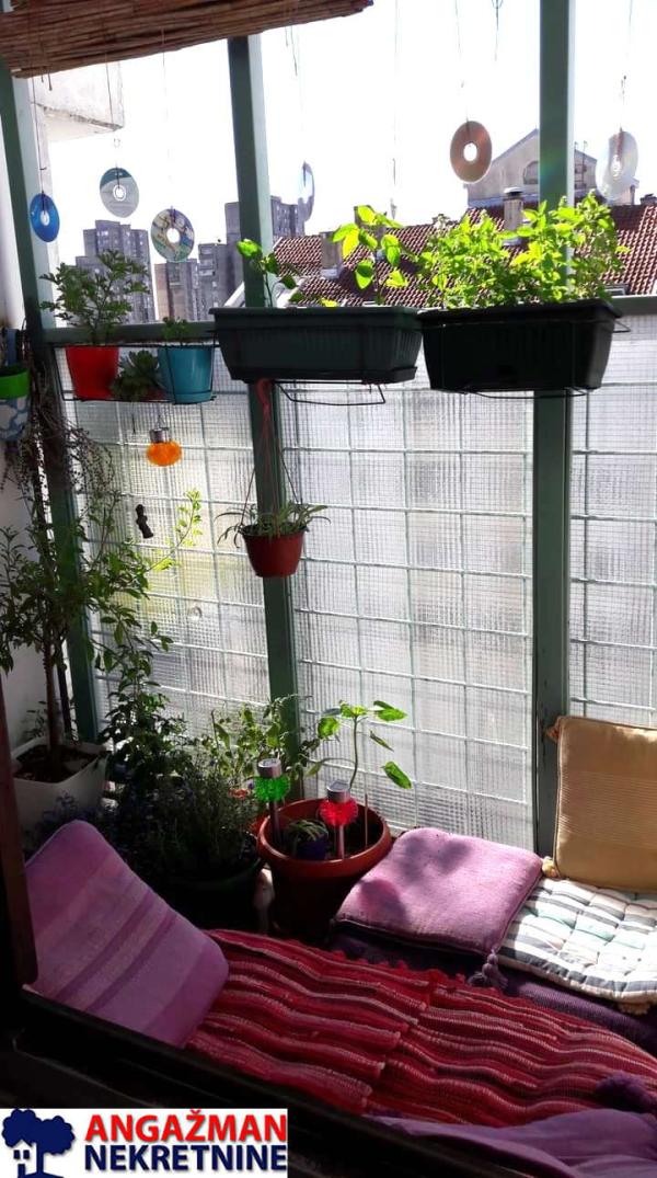 Stan na prodaju u Beogradu, Novi Beograd, troiposoban, 89m2, cena 220000 evra