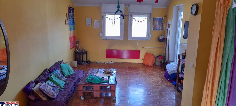 Stan na prodaju u Beogradu, Novi Beograd, troiposoban, 89m2, cena 220000 evra