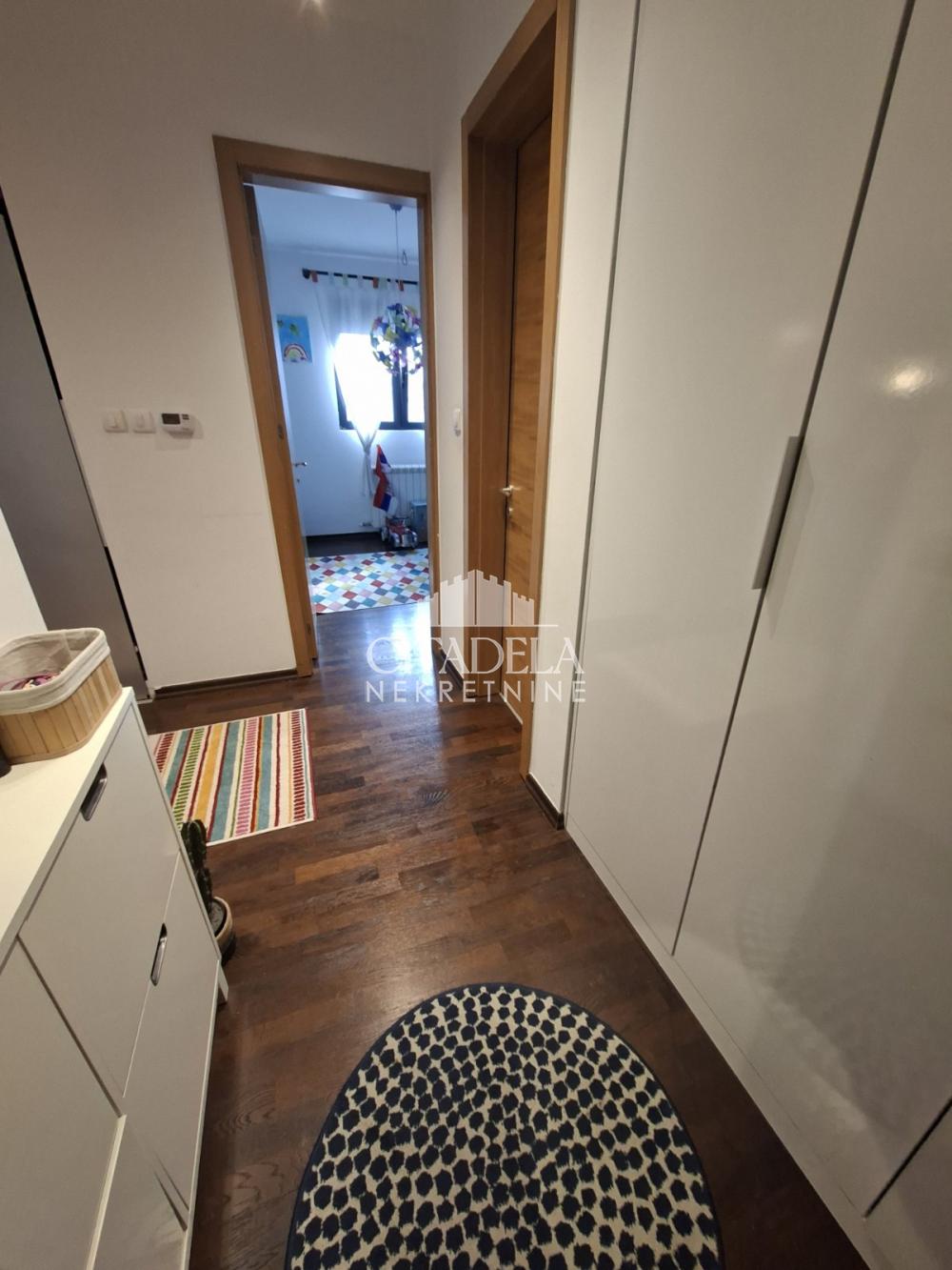 Stan na prodaju u Beogradu, Voždovac, dvoiposoban, 60m2, cena 220000 evra