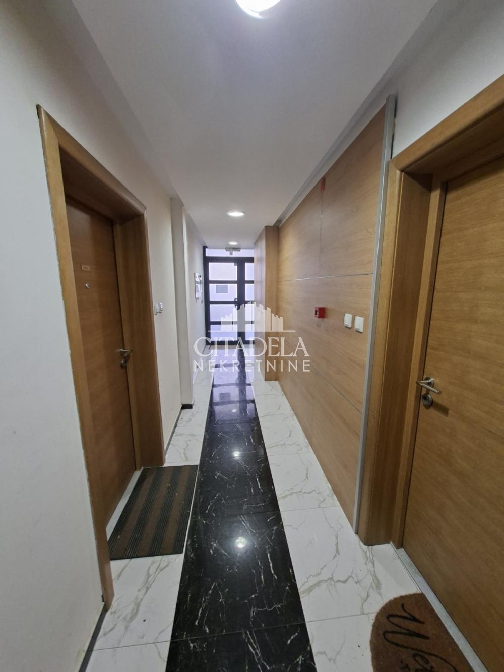 Stan na prodaju u Beogradu, Voždovac, dvoiposoban, 60m2, cena 220000 evra