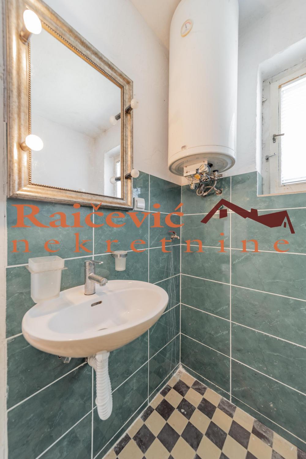 Stan na prodaju u Beogradu, Čukarica, jednoiposoban, 26m2, cena 78000 evra