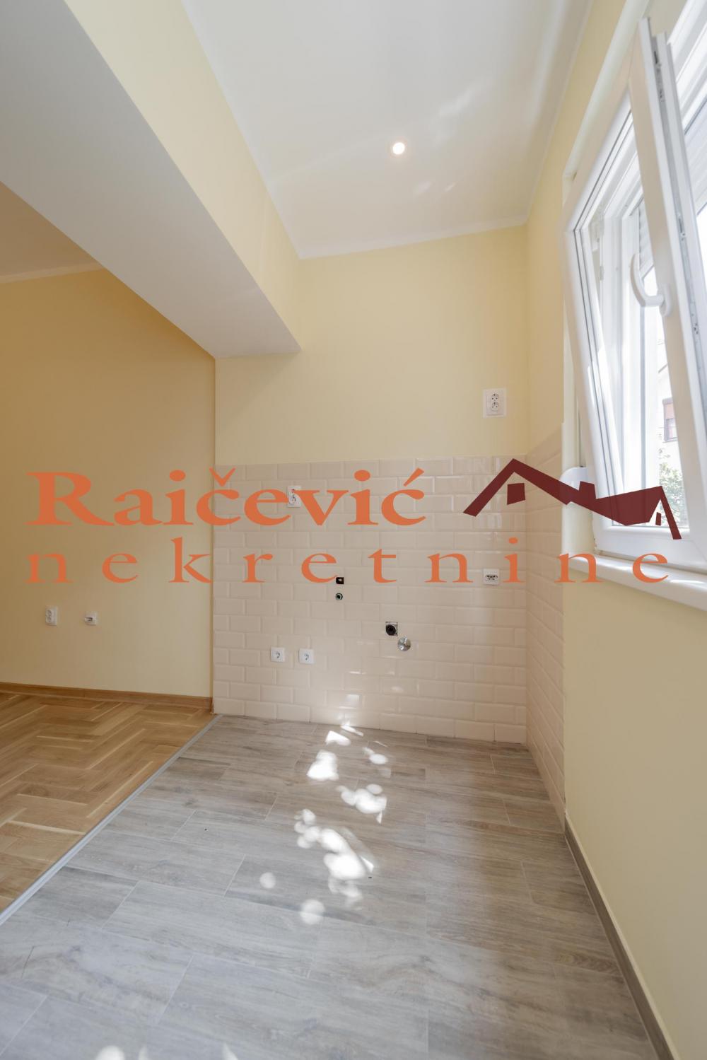 Stan na prodaju u Beogradu, Bulbulder, jednosoban, 28m2, cena 85000 evra