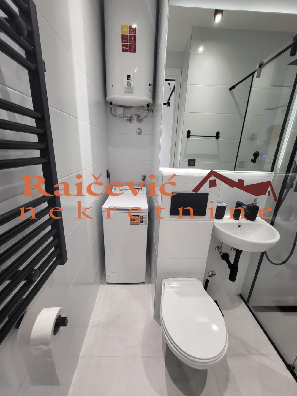 Stan na prodaju u Beogradu, Dorćol, jednoiposoban, 33m2, cena 190000 evra