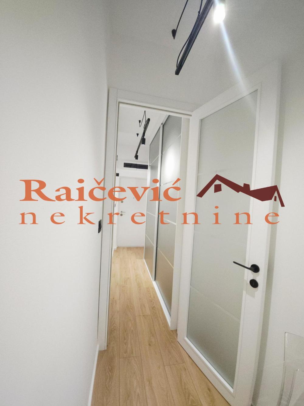 Stan na prodaju u Beogradu, Dorćol, jednoiposoban, 33m2, cena 190000 evra