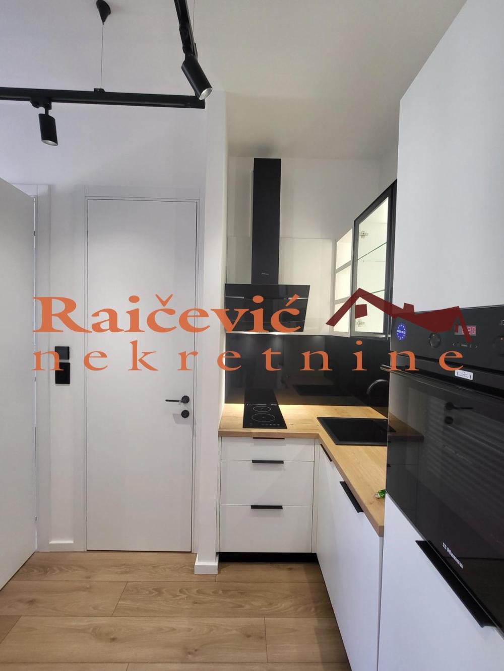 Stan na prodaju u Beogradu, Dorćol, jednoiposoban, 33m2, cena 190000 evra