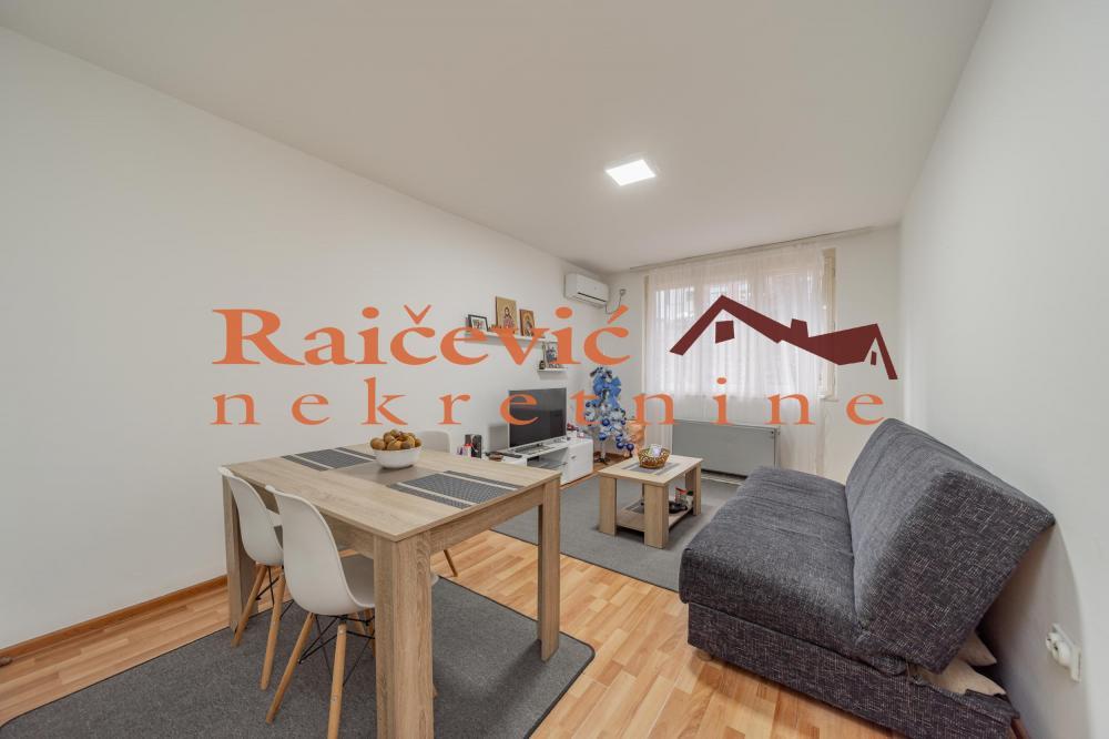 Stan na prodaju u Beogradu, Karaburma, dvosoban, 36m2, cena 105000 evra