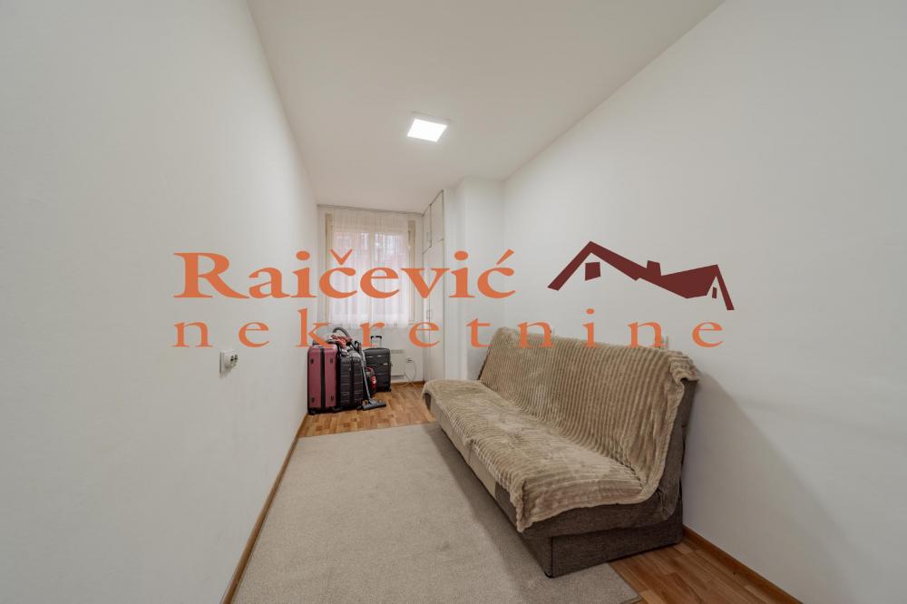 Stan na prodaju u Beogradu, Karaburma, dvosoban, 36m2, cena 105000 evra