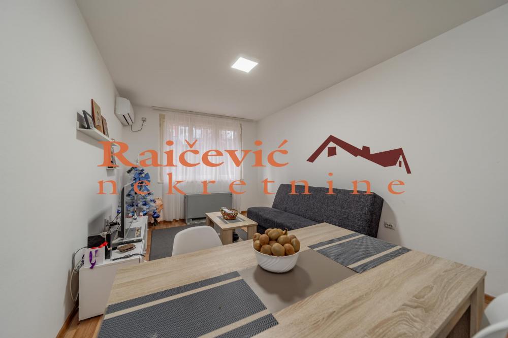 Stan na prodaju u Beogradu, Karaburma, dvosoban, 36m2, cena 105000 evra