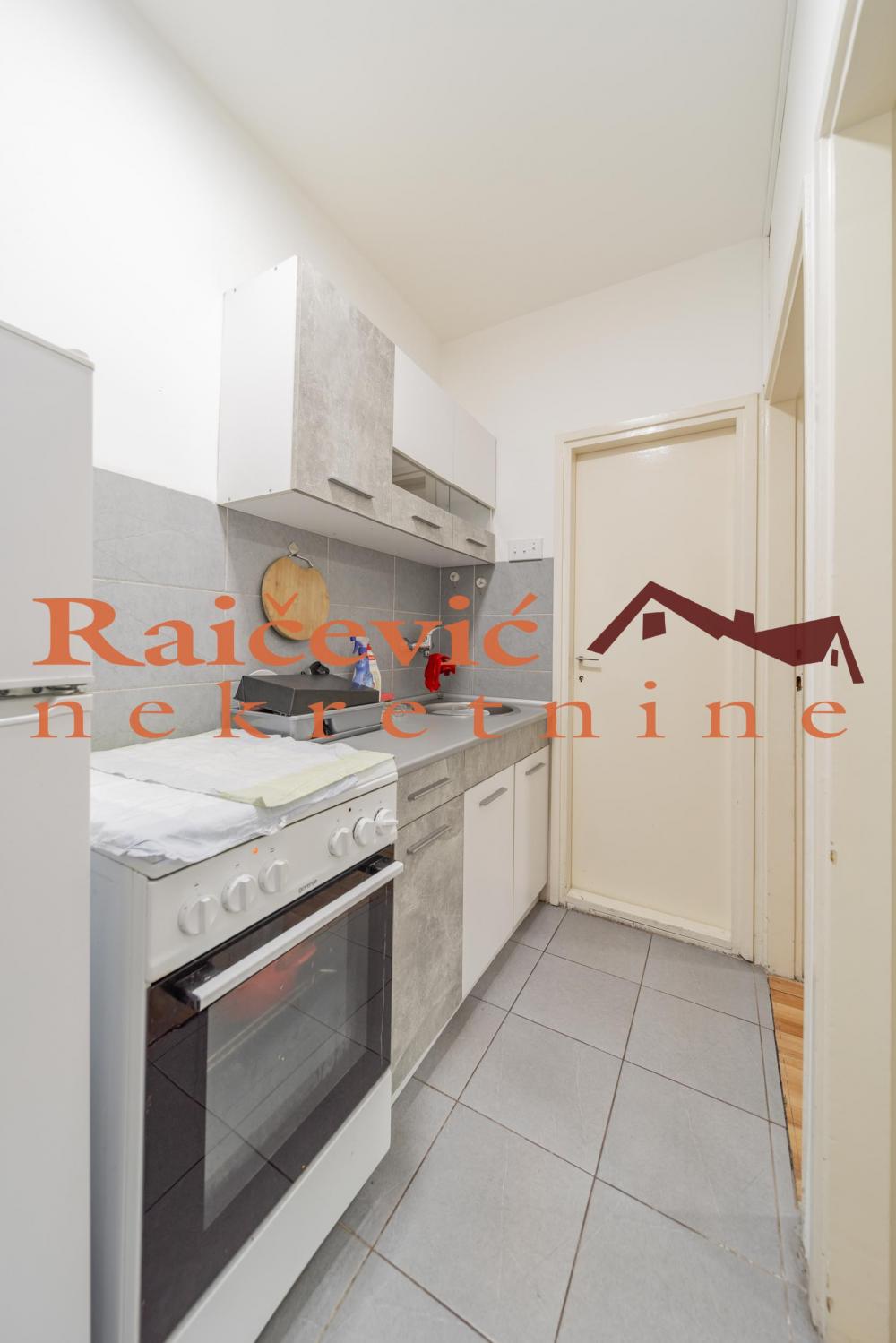 Stan na prodaju u Beogradu, Karaburma, dvosoban, 36m2, cena 105000 evra